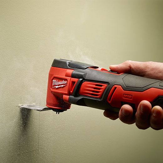 Oscillating tool deals door jamb